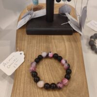 Гривна от естествен камък