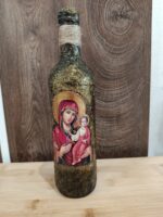Бутилка с червено вино Дева Мария с Младенеца