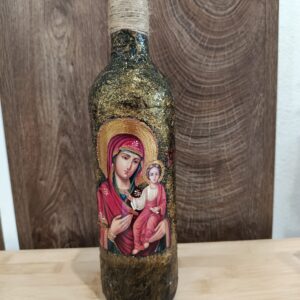Бутилка с червено вино Дева Мария с Младенеца