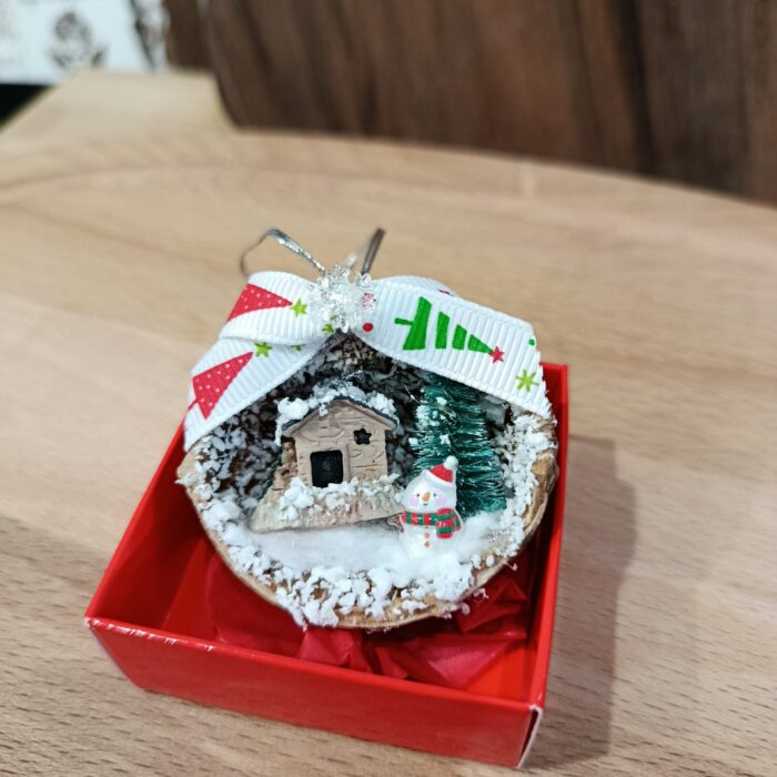Коледна играчка орехче
