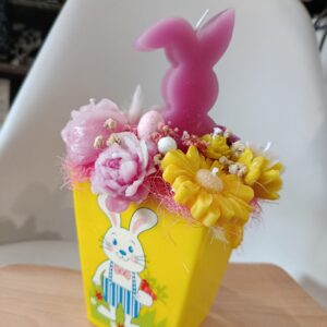 Великденска кошница със свещи